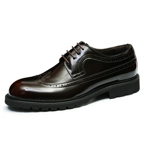 Nouvelles chaussures en cuir pour hommes, style business décontracté, chaussures en cuir à bout large, chaussures en cuir de vachette brillant pour hommes - Product Image 1