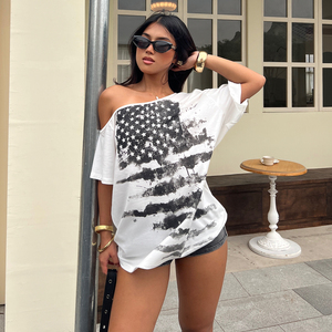 เสื้อยืดผู้หญิงแบบไหล่เฉียงพิมพ์ลายธงชาติอเมริกา สไตล์วินเทจทรงโอเวอร์ไซส์แนวสตรีทฮิปฮอป - Product Image 3