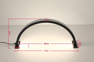 Rosa Kristall-Tischlampe mit Anpassbarem Logo, Bogenförmige LED-Gellampe, Halbmond-Nagellampe für Nagelstudios - Product Image 5