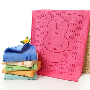 Fabricant Vente en gros <span class=keywords><strong>Serviette</strong></span> en microfibre pour enfants 25*50 Cartoon Printed Quick-Dry pour la <span class=keywords><strong>maternelle</strong></span> et l'école Petite <span class=keywords><strong>serviette</strong></span> absorbante - Product Image 2