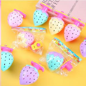 ไจโรสโคปสตรอเบอร์รี่เรืองแสงการ์ตูนยอดนิยมของเล่นแบบหมุนที่มีสีสันสำหรับเด็กของขวัญสตรอเบอรี่เรืองแสงเพื่อความสนุกสนาน - Product Image 6