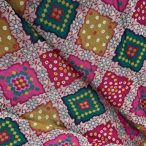 Tela de punto ligera DOLA SILK ecológica con estampado floral geométrico étnico de primera calidad para prendas tradicionales - Product Image 2