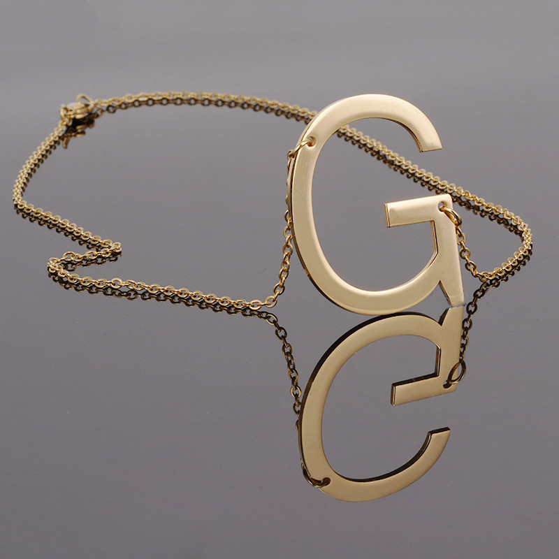 Collane con Iniziali Laterali Placcate in Oro 18k, Ciondolo in Acciaio Inossidabile con Grandi Lettere, Collana con Nome in Corsivo, Collana con Monogramma