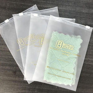 Bán Buôn Tùy Chỉnh Logo Frosted Túi Nhựa Quần Áo <span class=keywords><strong>Zip</strong></span> Khóa Tự Niêm Phong Túi Bao Bì Quần Áo Frosted Zipper Túi In Logo - Product Image 1