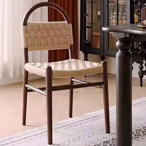Silla de comedor de ratán tejido con estructura de metal estilo vintage para sala de estar, restaurante y uso doméstico. - Product Image 2