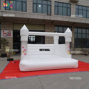 Castillo Inflable Blanco Grande y Brillante para Interiores, Casa de Brinco Portátil de PVC Comercial para Centros de Juego al Aire Libre - Product Image 4