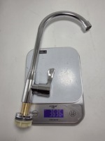 Robinet élégant monocommande pour lavabo, finition chromée, en acier inoxydable, sans plomb, pour eau froide