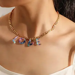 VRIUA Mode Bunte Acryl Buchstaben Anhänger Halskette für Frauen Kreative Harz Steine Pullover Kette Schmuck Halsketten Frauen Gi