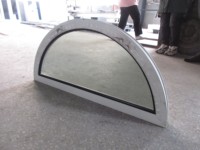Nuevo diseño de ventana de arco de marco de aluminio insonorizado con diseño de parrilla con pantalla