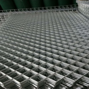 Hot Dipped Galvanized Fencing Iron <b>Netting</b> 10 Gauge Welded Wire Mesh Panel for Rabbit <b>Bird</b> Animal Pet Cages - Product Image 3