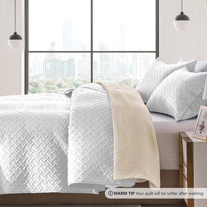 Lightweight White Quilt <b>Bedspread</b> Ultrasonic Chevron Pattern Light Coverlet for All Season Comforter Bedding Decor - Product Image 3