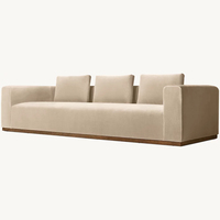 Canapé RH VITTORIO, revêtement en velours beige moderne avec base en bois, style Chesterfield, canapé de luxe pour salon