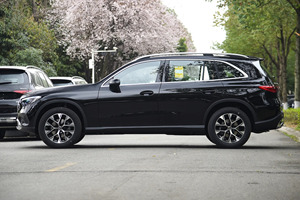 Véhicule d'<span class=keywords><strong>occasion</strong></span> en gros prêt à être expédié – SUV intermédiaire <span class=keywords><strong>Mercedes</strong></span>-Benz <span class=keywords><strong>GLC</strong></span> Modèle 2025 260 L 4MATIC - Product Image 3