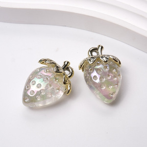 Nuevo Dije de Fresa Acrílico 3D con Hoja Dorada, 2.3*3.2cm, Dijes de Fruta para Hacer Joyería DIY, para Collar, Pulsera, Llavero - Product Image 6