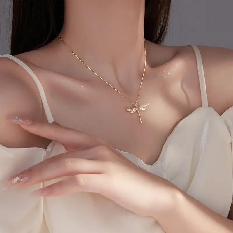 Colgante de libélula personalizado, collar de Gargantilla de oro fino animado e interesante, nuevo en joyería de moda para el Día de San Valentín