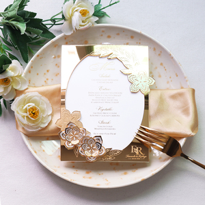 Élégante carte de menu de mariage en or, découpée au laser et gravée, avec motifs floraux et textes personnalisés pour la décoration de table de banquet de mariage - Product Image 2