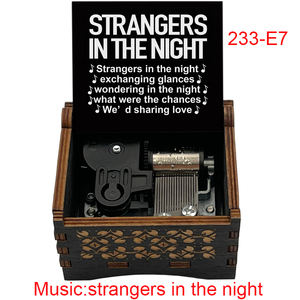 Cajas Musicales Antiguas Sankyo con Grabado de Extraños en la Noche, Regalo para Amantes de la Música, Cumpleaños, Navidad o Decoración del Hogar - Product Image 1