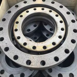 Flanges sur mesure de haute résistance QD de forme spéciale pour les systèmes de pipelines industriels - Traitement de surface RF de haute précision et durable - Product Image 1