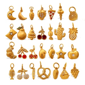 Gourmet Gallery |   Pendentif breloque en acier inoxydable plaqué or PVD 18 carats pour la fabrication de bijoux (thème boulangerie, aliments, fruits) |   Imperméable et durable - Product Image 1
