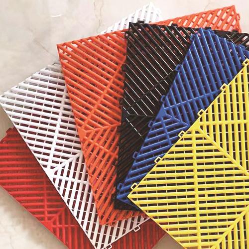 Modern 400x400mm Anti-Slip PP Interlocking Garage Floor Tiles Vented Removable Mats 400x400mm Anti-Slip for Car Rubber Flooring