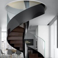 Escalier en spirale moderne en fer pour extérieur avec garde-corps en verre, design éco-responsable à colonne centrale, pour villa, duplex, balcon, loft - DIY
