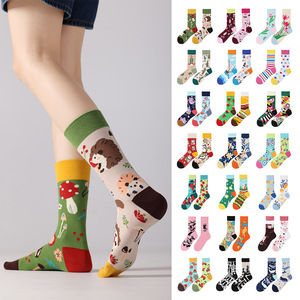 Chaussettes en coton pour hommes, femmes et couples, style streetwear hip-hop, motif canard mandarin asymétrique, ODM - Product Image 2