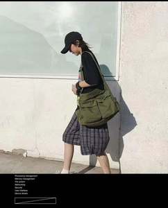 Bolsos cruzados grandes de lona ecológica con múltiples bolsillos, bolso de hombro de lona reciclada para mujeres y hombres - Product Image 4