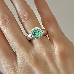 Bague en argent sterling S925 demi-sphère avec diamant vert menthe, motif martelé fait main, design de niche haut de gamme Paraiba pour femmes - Product Image 5