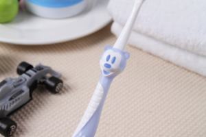 Toptan İngilizce Versiyon Sevimli Bebek Diş Fırçası Karikatür Köpek Tasarımlı Yumuşak Kıllar Plastik Saplı Çocuk Diş Fırçası Oyuncak Araba ile - Product Image 5