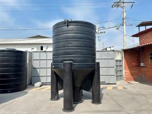 Réservoirs de <span class=keywords><strong>carburant</strong></span> et d'eau en plastique à fond conique en LLDPE, fabriqués sur mesure par une usine OEM ODM, rotomoulés, durables, garantie 2 ans, haute pression - Product Image 2