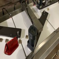 Machine d'emballage de chocolats triangulaires imprimés en feuille, pliage et scellage à chaud, entièrement automatisée, personnalisable et à fonctionnement rapide