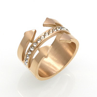 Explosive Fashion Vierzackiger Mittel diamant Halboffener, breiter Titans tahlring Vergoldeter Edelstahlpaar-Schmuck