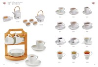 Ensemble de soucoupes tasses arabes utilisées comme tasses à thé et à café avec et sans poignée en céramique tasse à la main sous-verre