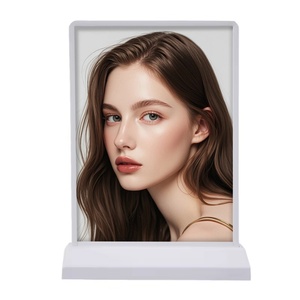 Caja de Luz Publicitaria Inalámbrica Portátil A4, Recargable, con Pantalla Luminosa - Product Image 1
