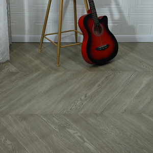 <span class=keywords><strong>Parquet</strong></span> en chêne Chevron Chevroné à lattes fines couleur naturelle claire - Product Image 1