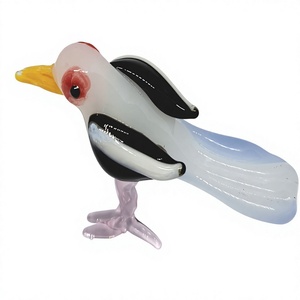 Figurine d'oiseau en verre soufflé à la main, bec blanc, noir et jaune, décoration artisanale animale - Product Image 1