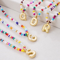 Collier ras du cou tendance pour femme, colliers à breloques perlées colorées, colliers personnalisés bohèmes avec initiales en forme de bulle