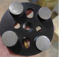 Disque abrasif diamanté à liant métallique avec segments ronds/fléchés/rectangulaires pour la préparation des surfaces en béton,