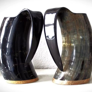 Corne à boire de style animal viking avec support en fer, corne de buffle écologique, mug à vin d'inspiration médiévale, décoration d'intérieur, prix bas - Product Image 1