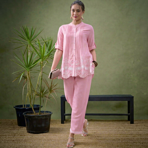 Ensemble Kurta et pantalon en coton rose brodé pour femme, coupe régulière, longueur mi-longue, tenue de soirée, style Inde Pakistan, été - Product Image 1