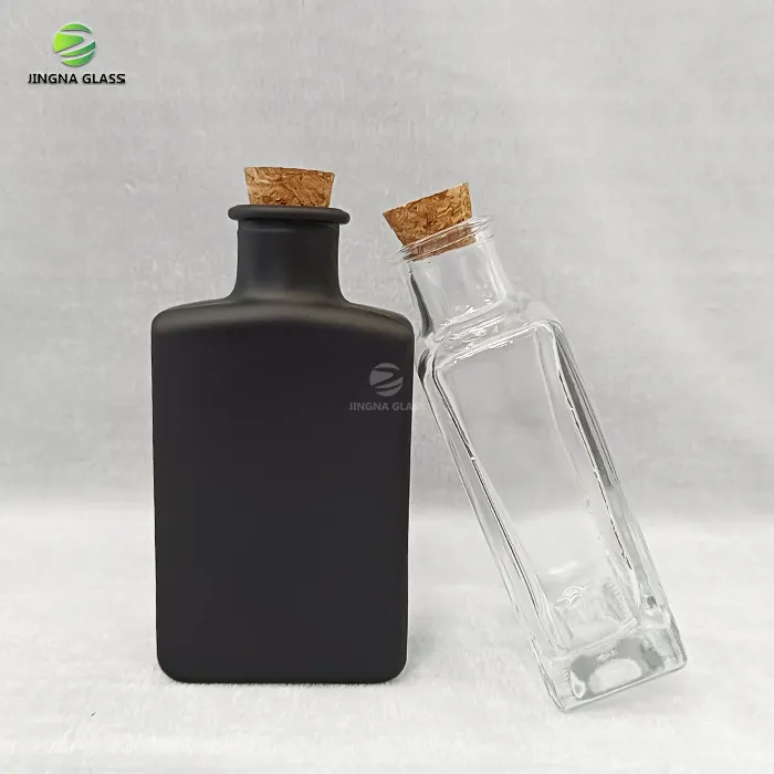 ג'ינגה למחזור 200 מ""ל 375 מ""ל 500 מ""ל וויסקי מרובע שקוף וודקה שחורה בעיצוב לוגו בקבוקי זכוכית