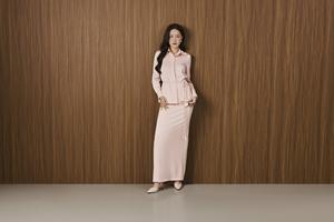 Jupe longue en soie douce classique à taille haute élégante / pour femme de bureau / Vietnam tissé IVORY SHADOW - KV70 - Product Image 4