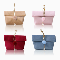 Élégante pochette en velours pour mini bonbons avec pompon en perles et boule moelleuse, petit sac de rangement élégant pour cadeaux de fête, bijoux, emballage cadeau
