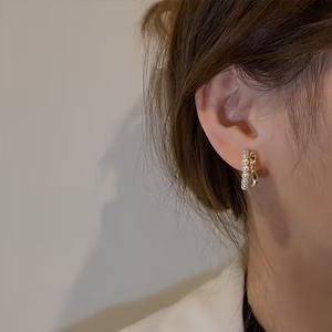 Popular aguja de plata Coreana de gama alta de moda geométrica perla Stud pendientes versátil de doble capa en forma de C minimalista - Product Image 3