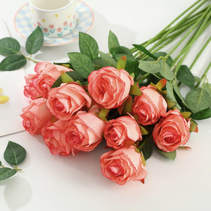 Bouquet de roses en soie, style bulgare, arrangement floral moderne pour mariage et décoration intérieure - Product Image 4