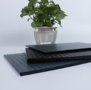 Panneau de verre décoratif gaufré à motif nid d'abeille en gris clair et noir, polyvalent pour les cloisons intérieures et la décoration de meubles - Product Image 5