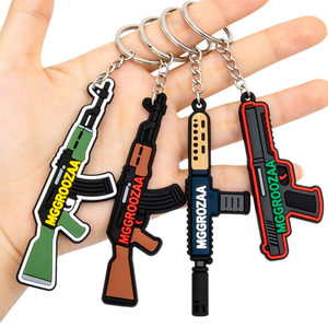 Llavero Promocional Personalizado de Plástico con Forma de <span class=keywords><strong>Pistola</strong></span> 3D, Llaveros de <span class=keywords><strong>Silicona</strong></span> Suave y PVC con Logotipo Personalizado - Product Image 2