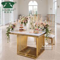Support à gâteau carré élégant et moderne en acier inoxydable de luxe pour les mariages, les fêtes et la décoration de réceptions