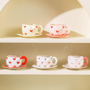 Tazza di caffè carina creativa e piattino in ceramica color crema <span class=keywords><strong>cuore</strong></span> dipinto a mano irregolare - Product Image 1