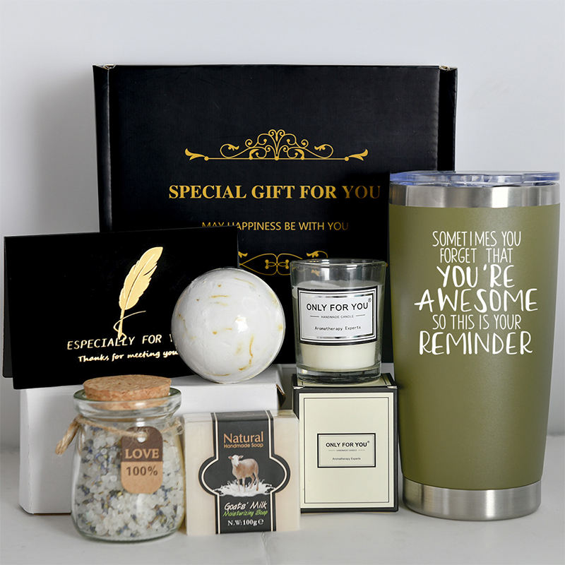 กล่องของขวัญสีเขียวทหาร